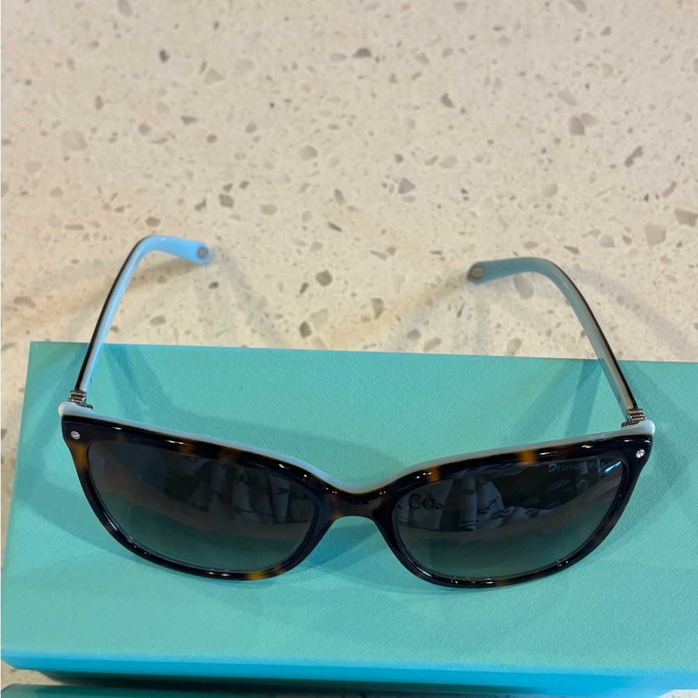 Tiffany & Co. Havana Brown Gradient Sunglasses with Tiffany Blue Accents! New 😎 - Picture 14 of 16